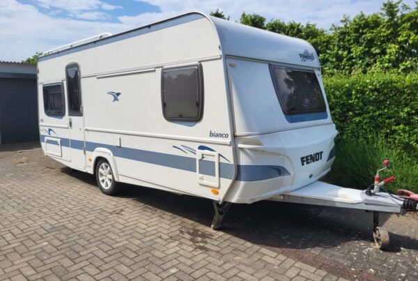 Wohnwagen Fendt bianco 495 Außenansicht