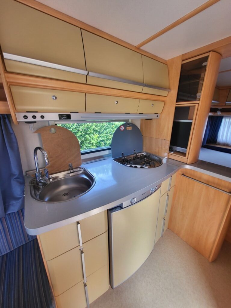 Wohnwagen Fendt bianco 495 Küche