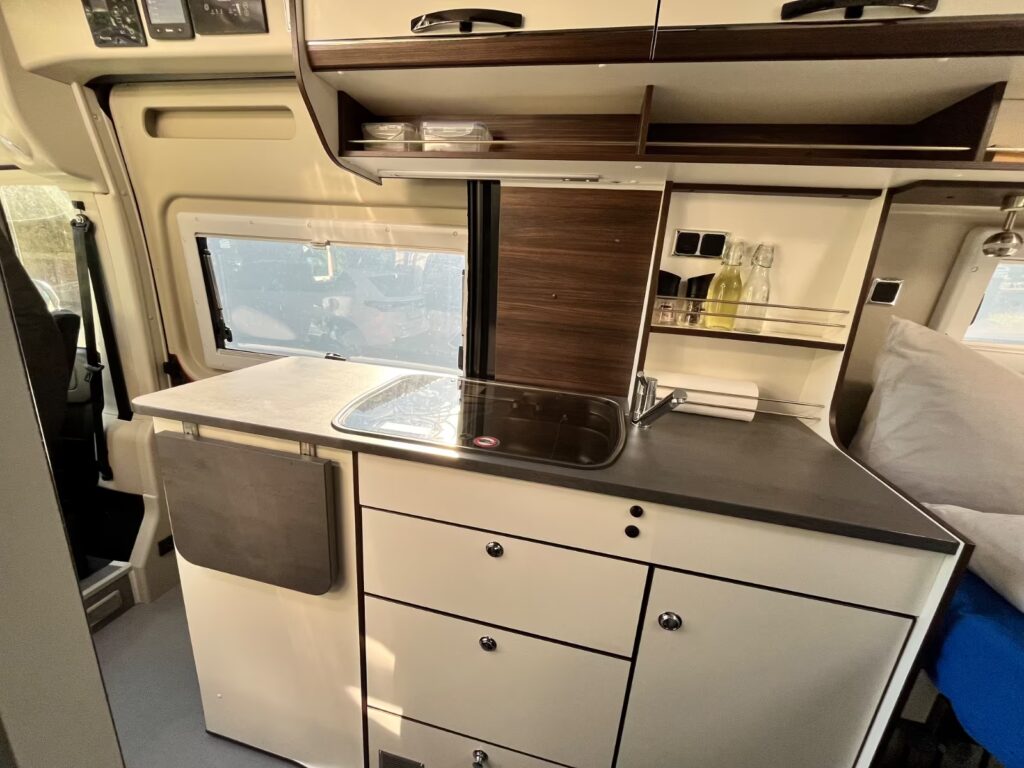 e088e427 162e 4248 8e59 04c91592b1e5